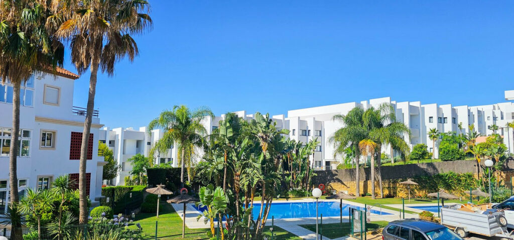 Middle Floor Apartment La Duquesa Málaga - image 36