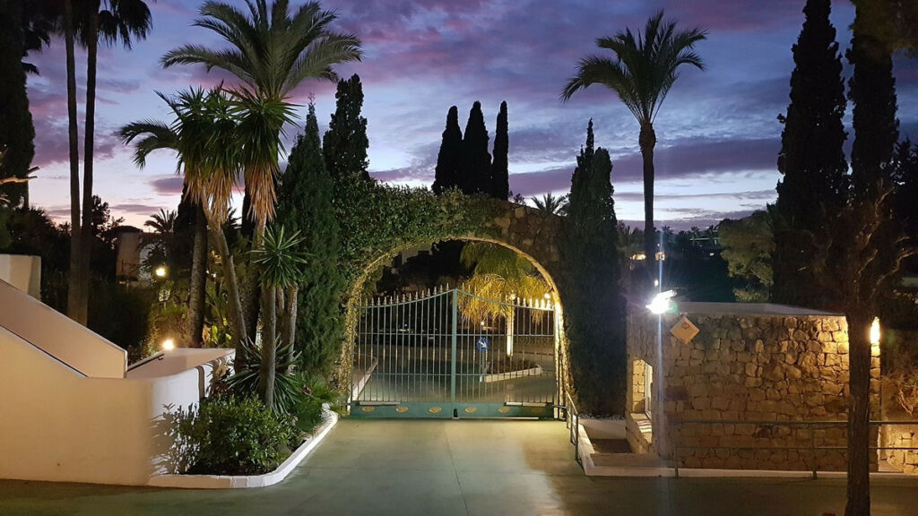 Middle Floor Apartment The Golden Mile Málaga - image 36