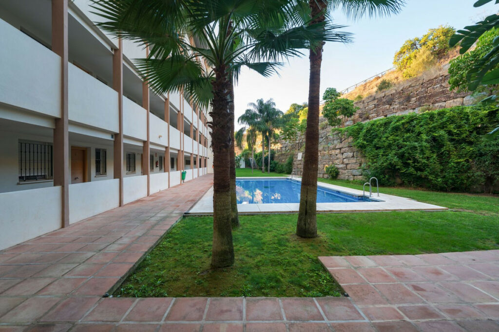 Middle Floor Apartment Los Pacos Málaga - image 36