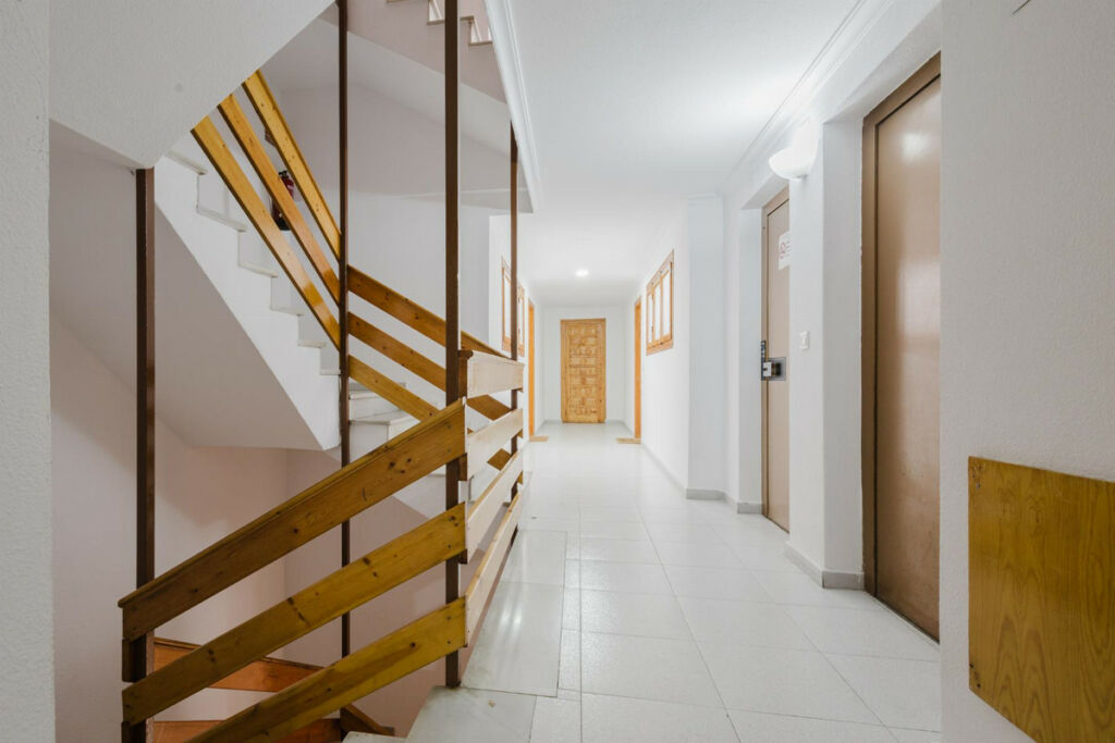 Middle Floor Apartment Torrevieja Alicante - image 36