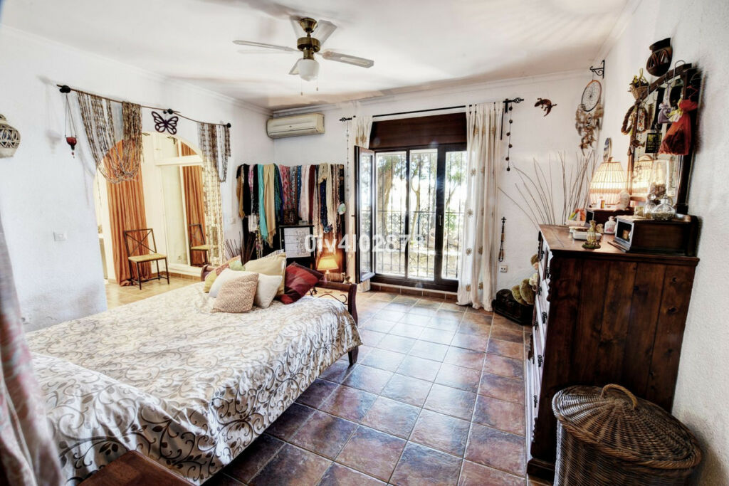 Detached Villa Benalmadena Pueblo Málaga - image 36