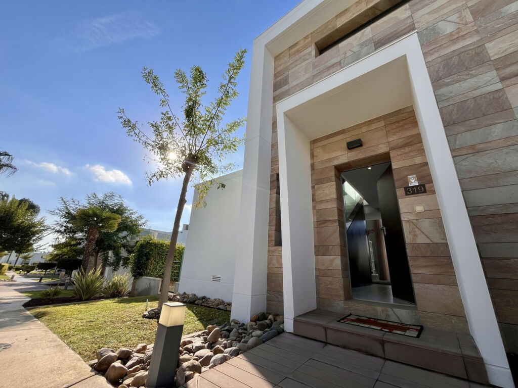 Detached Villa Villamartin Alicante - image 36