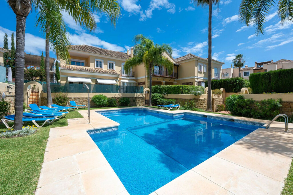 Semi-Detached House Elviria Málaga - image 37