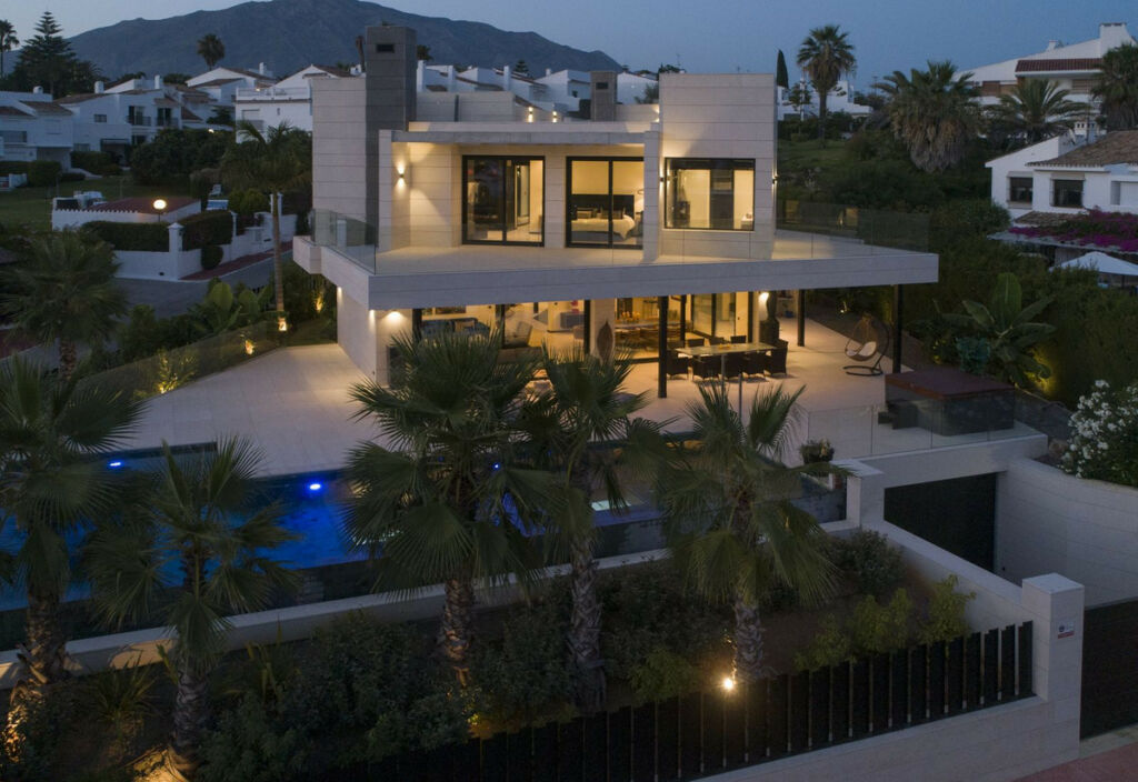 Detached Villa Nueva Andalucía Málaga - image 37