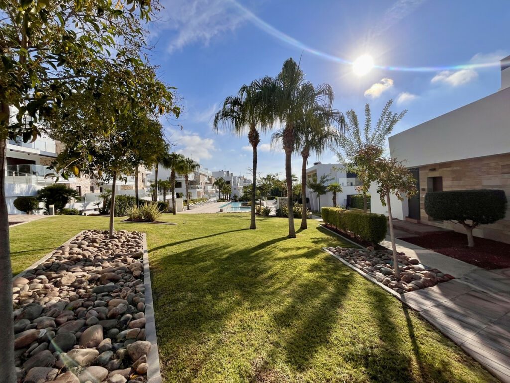 Detached Villa Villamartin Alicante - image 37