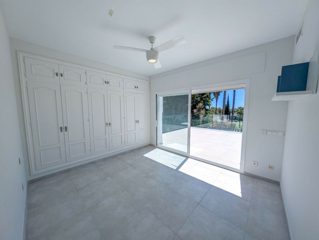 Detached Villa Nueva Andalucía Málaga - zdjęcie 37