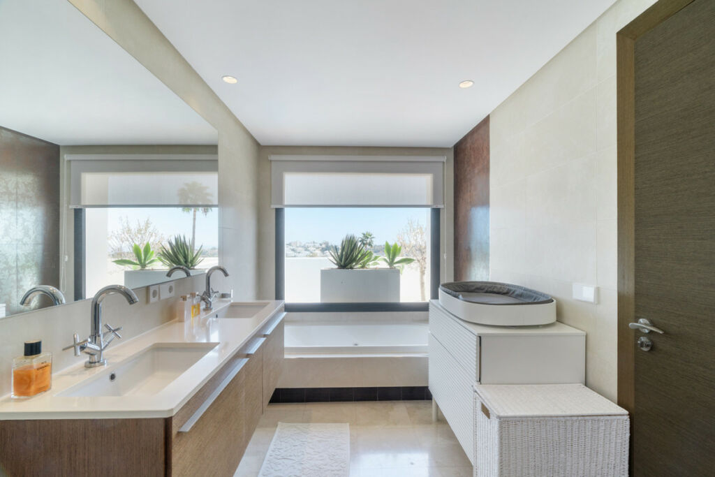 Detached Villa Benahavís Málaga - image 37
