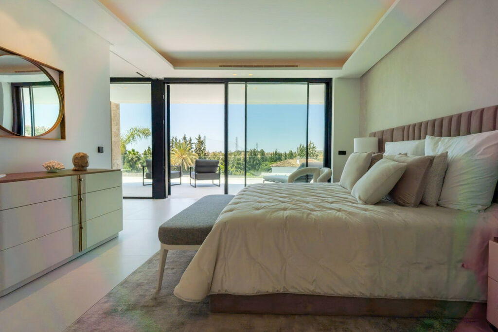 Detached Villa Nueva Andalucía Málaga - image 37