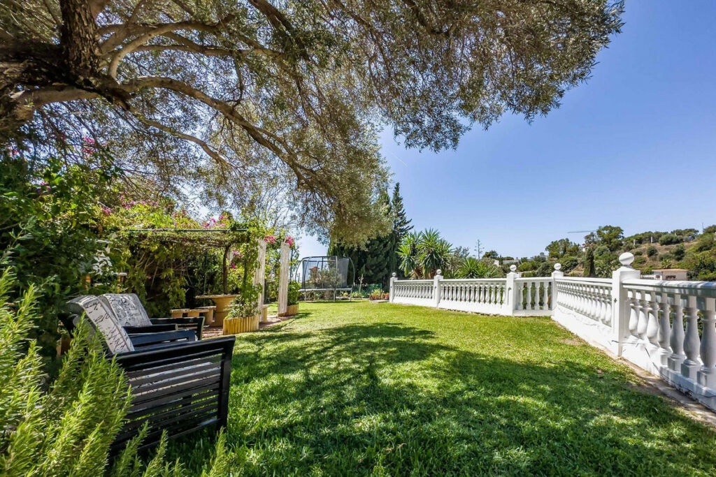 Detached Villa Benalmadena Málaga - image 38