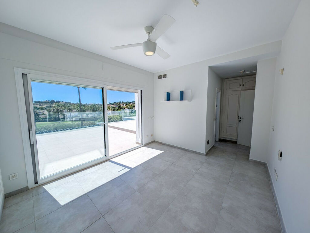 Detached Villa Nueva Andalucía Málaga - zdjęcie 38