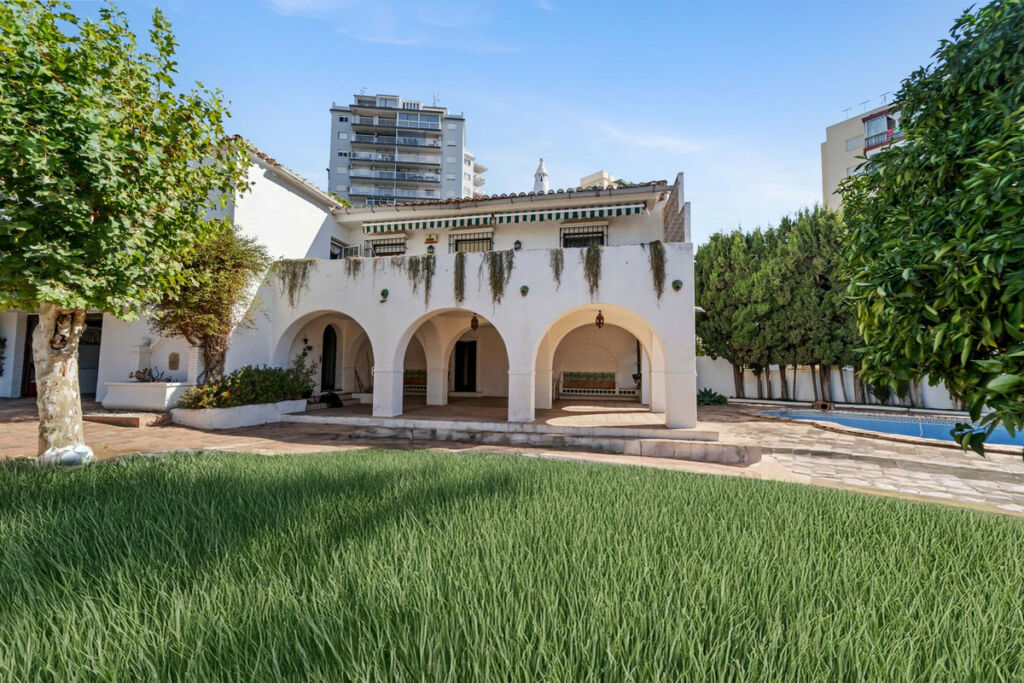 Detached Villa Fuengirola Málaga - image 38
