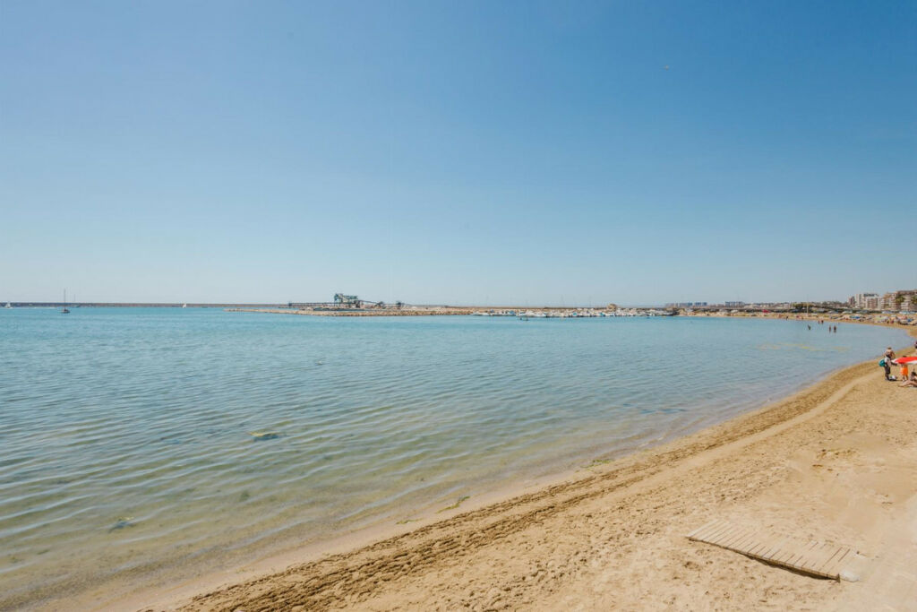 Middle Floor Apartment Torrevieja Alicante - image 38