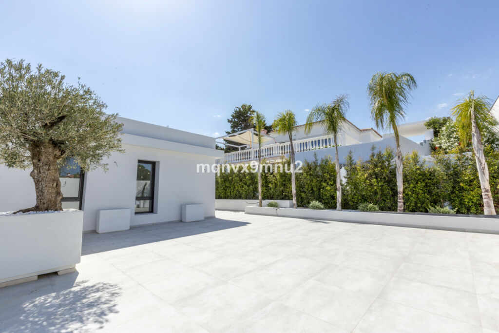 Detached Villa El Chaparral Málaga - image 38