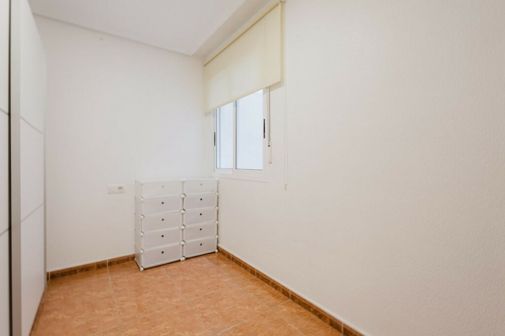 Middle Floor Apartment Torrevieja Alicante - image 38