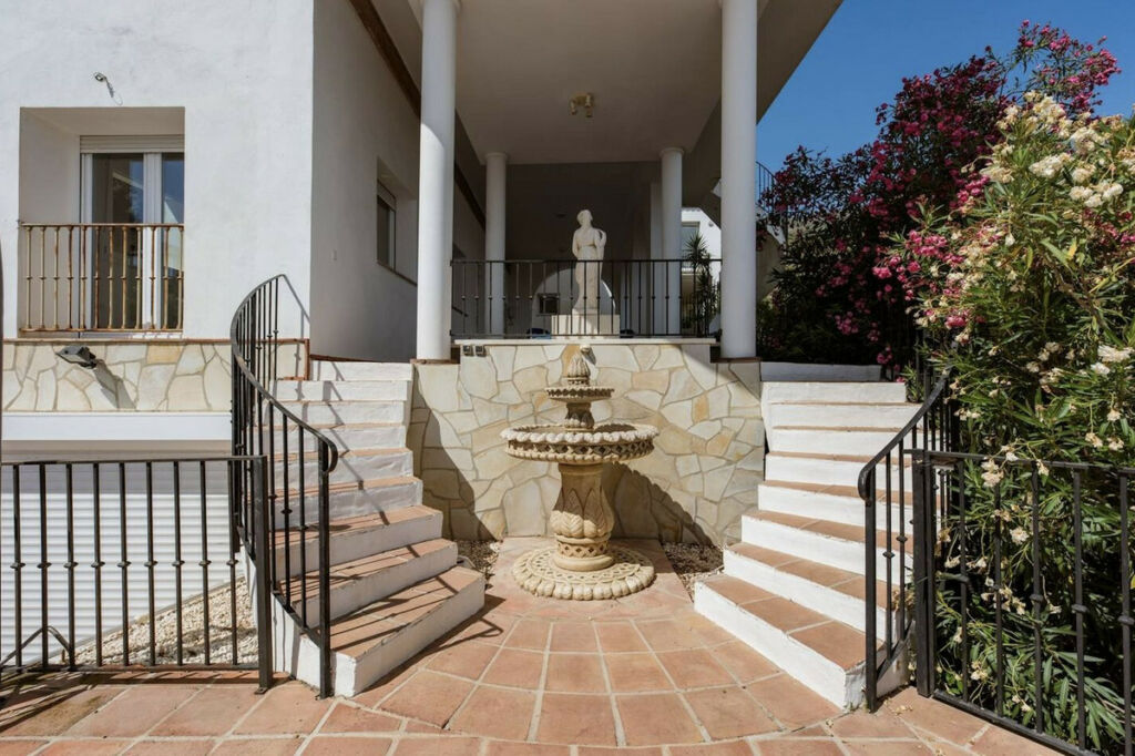 Detached Villa Valtocado Málaga - image 38