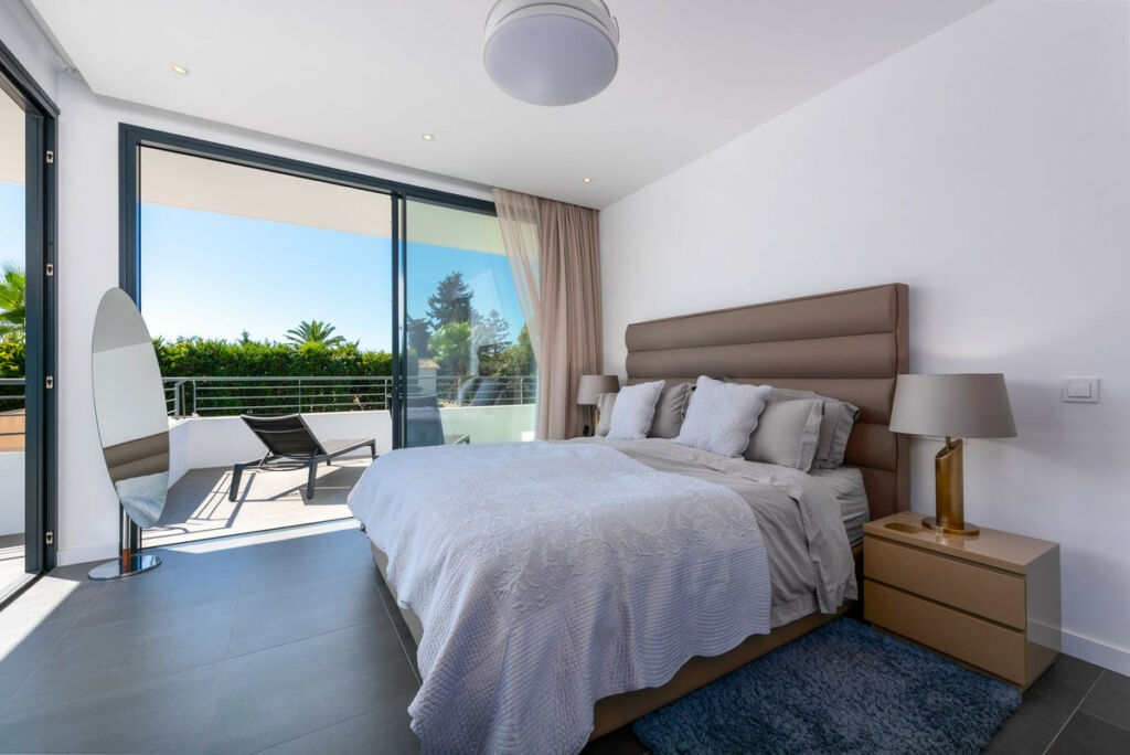 Detached Villa New Golden Mile Málaga - image 38