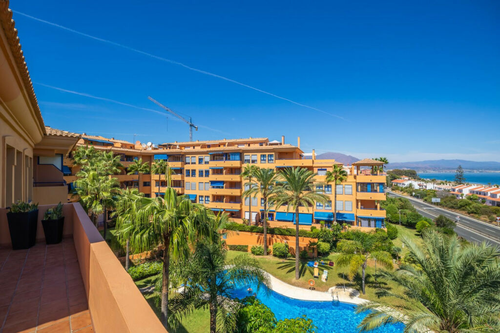 Penthouse La Duquesa Málaga - image 38