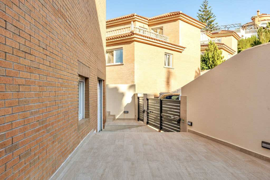 Detached Villa Rojales Alicante - image 38