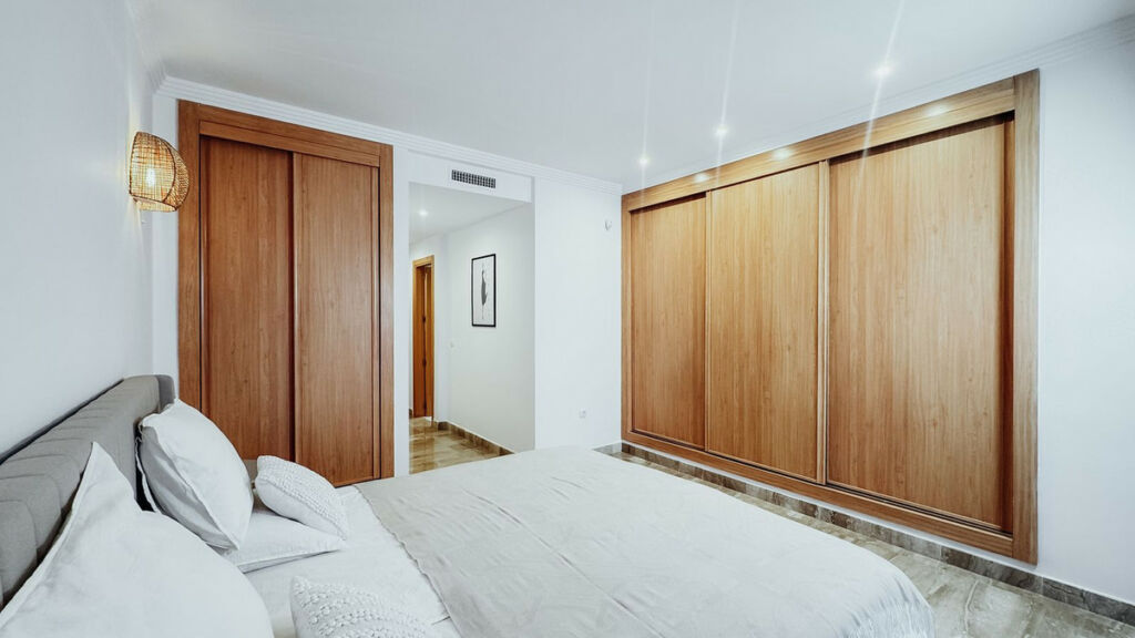 Middle Floor Apartment Estepona Málaga - image 39