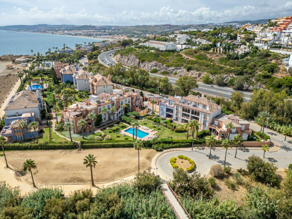 Semi-Detached House Casares Playa Málaga - image 39