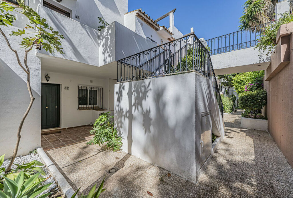 Townhouse Nueva Andalucía Málaga - image 39