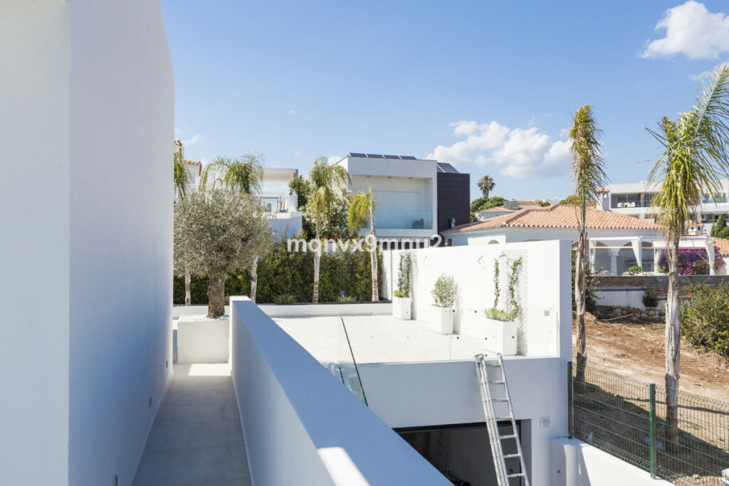 Detached Villa El Chaparral Málaga - image 39