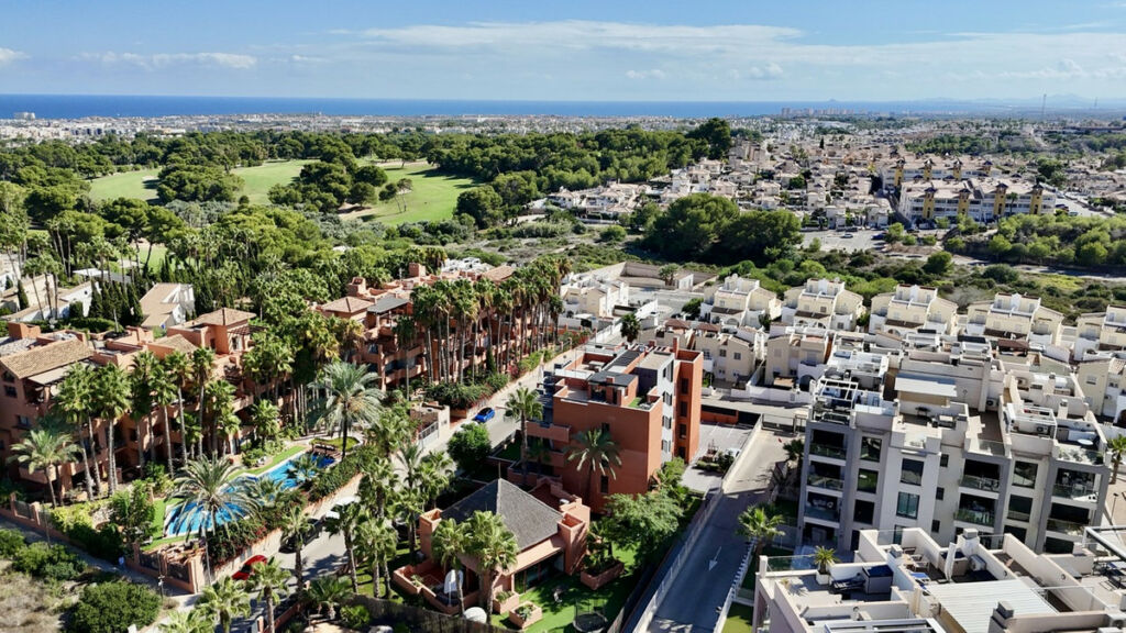 Middle Floor Apartment Villamartin Alicante - image 39