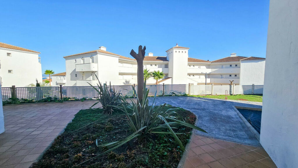 Ground Floor Apartment La Duquesa Málaga - image 39
