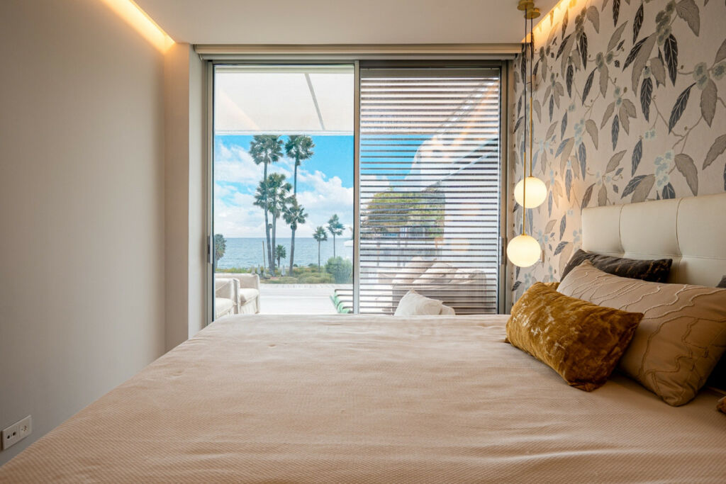 Middle Floor Apartment Estepona Málaga - image 4