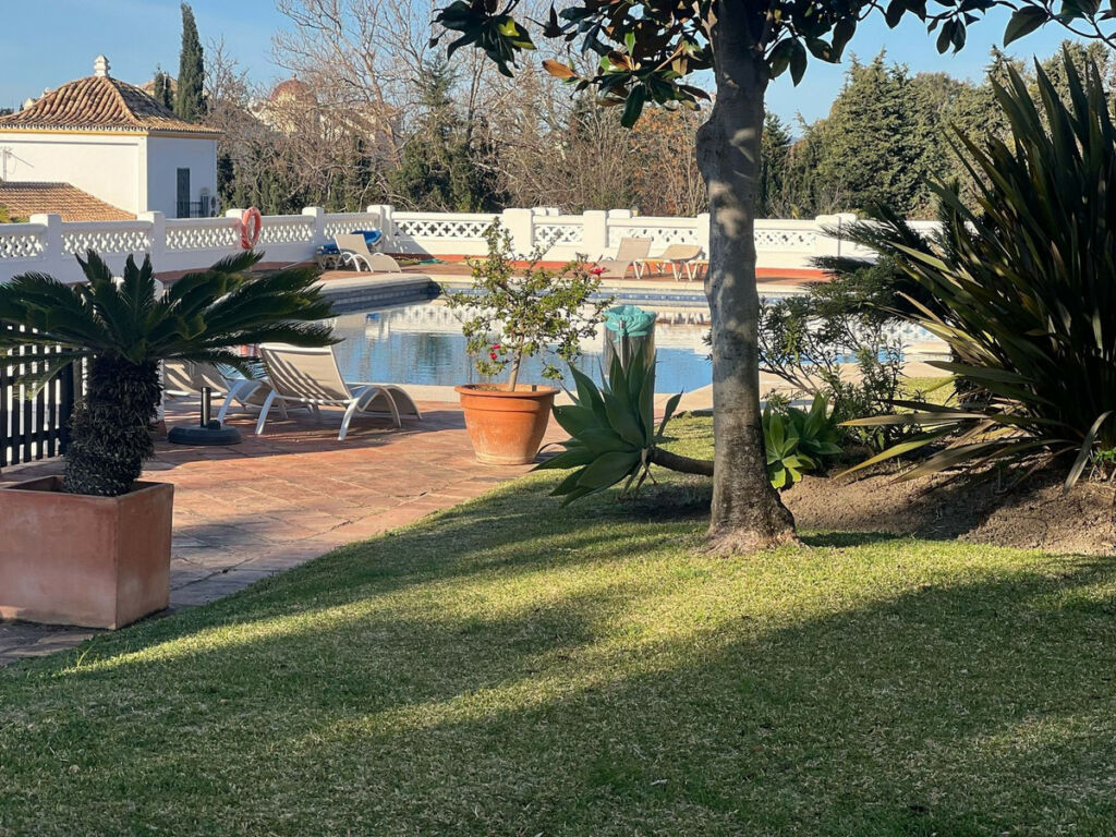 Townhouse Estepona Málaga - image 4