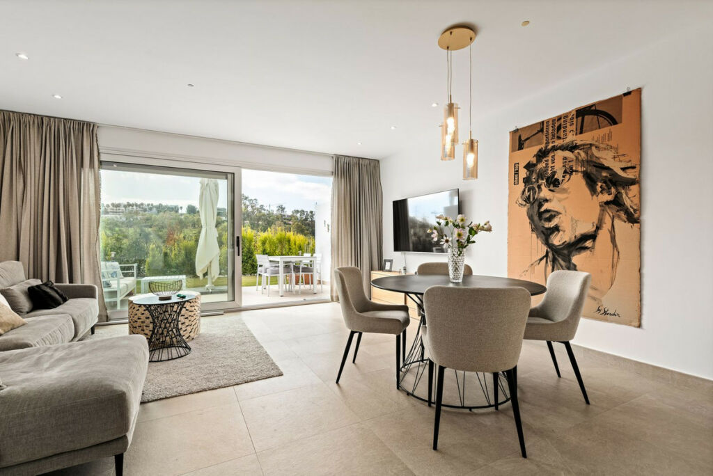 Townhouse Estepona Málaga - image 4