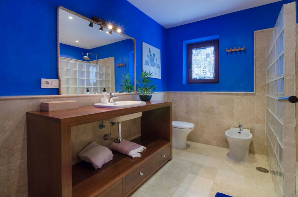 Detached Villa Estepona Málaga - image 4