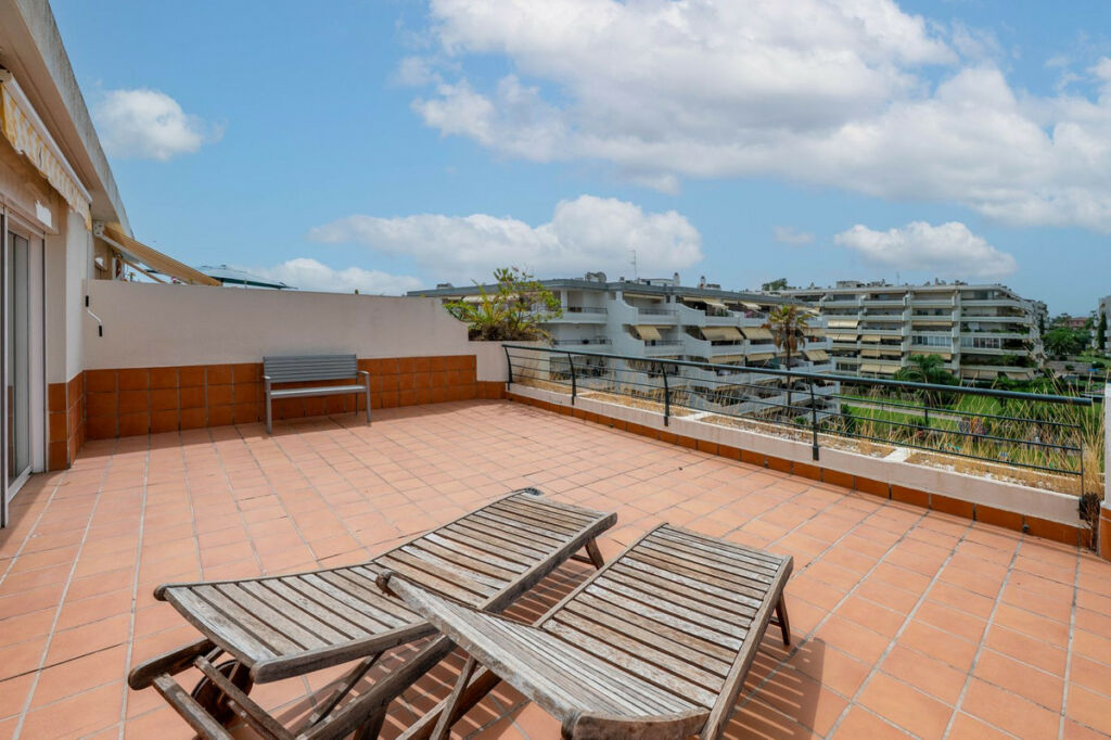 Penthouse Duplex Guadalmina Alta Málaga - image 4