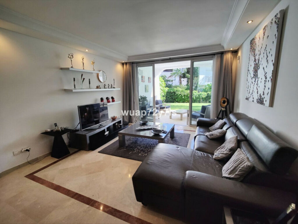 Ground Floor Apartment Puerto Banús Málaga - image 4