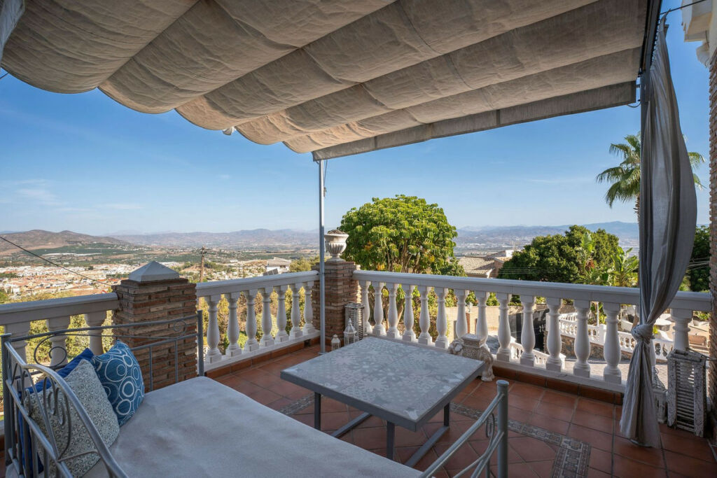 Detached Villa Alhaurín de la Torre Málaga - image 4