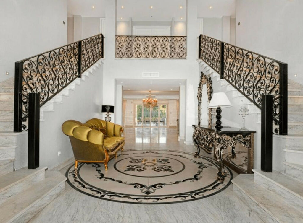 Detached Villa The Golden Mile Málaga - image 4
