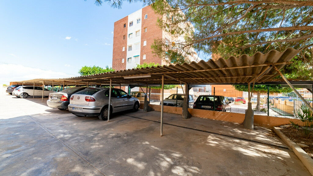 Middle Floor Apartment Punta Prima Alicante - image 4