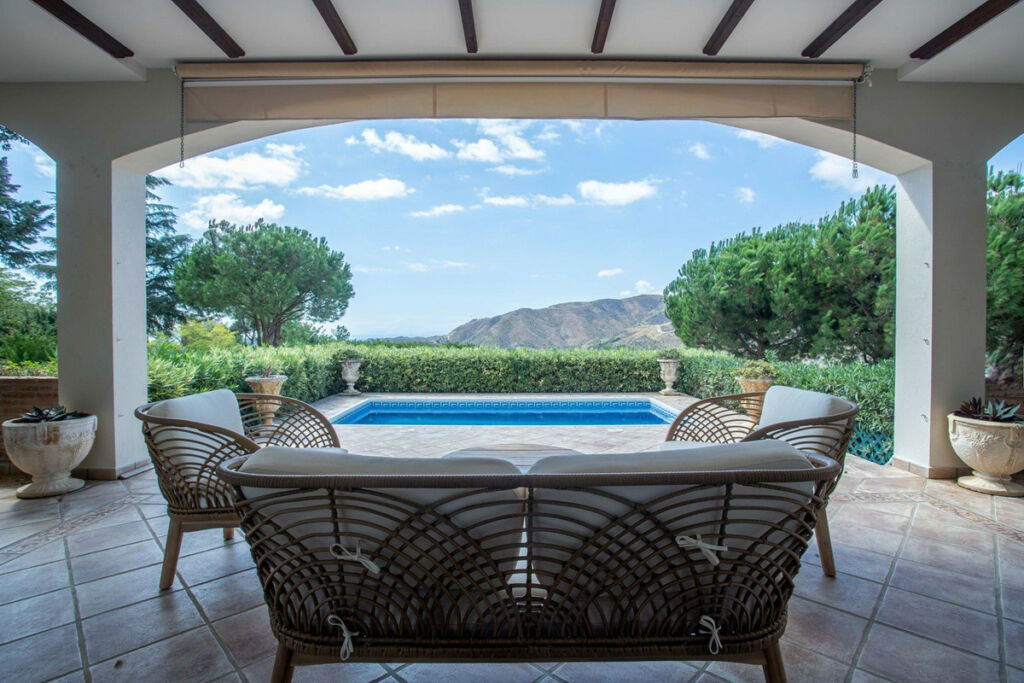 Detached Villa Istán Málaga - image 4