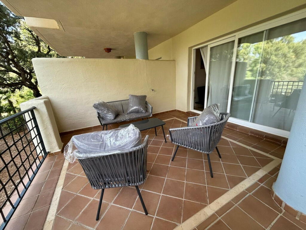 Ground Floor Apartment Elviria Málaga - image 4