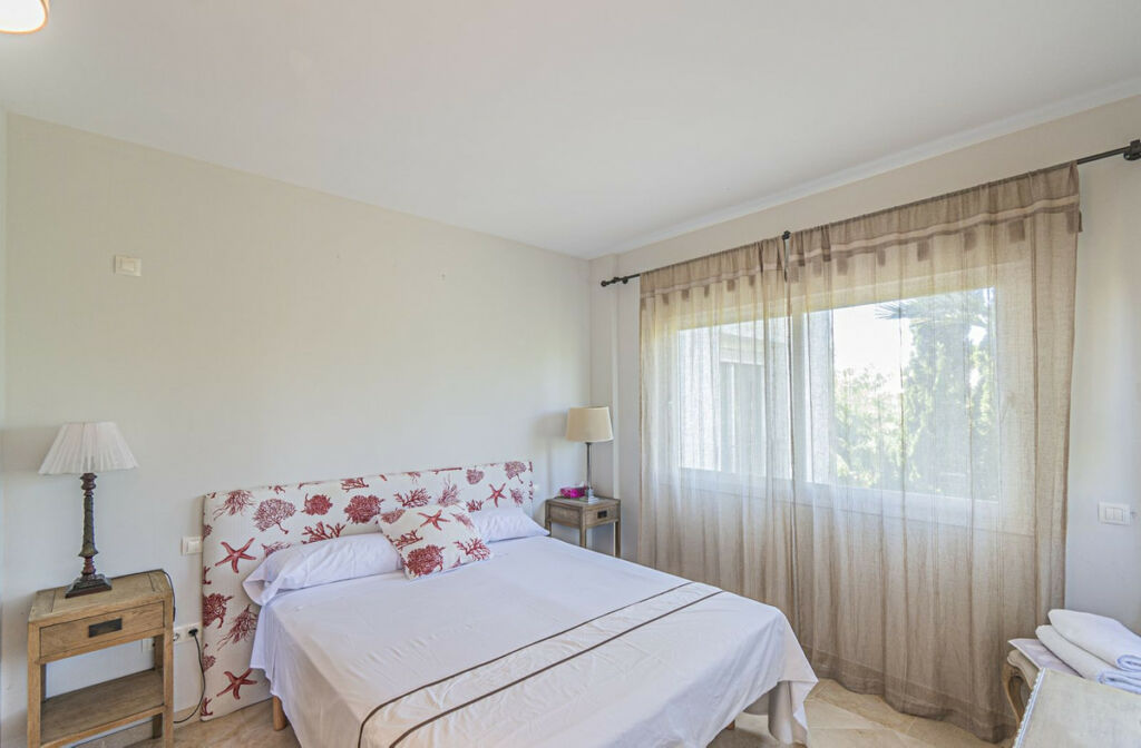 Middle Floor Apartment Costalita Málaga - image 4