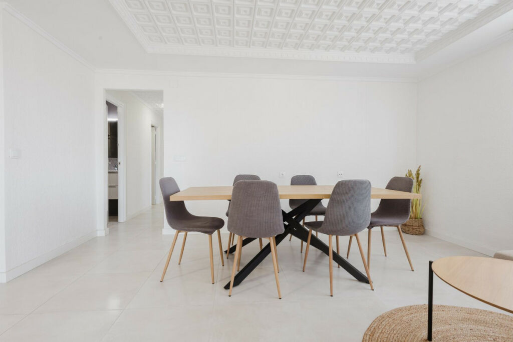 Middle Floor Apartment Torrevieja Alicante - image 4