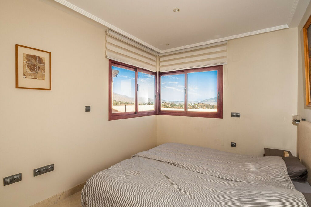 Penthouse Elviria Málaga - image 4