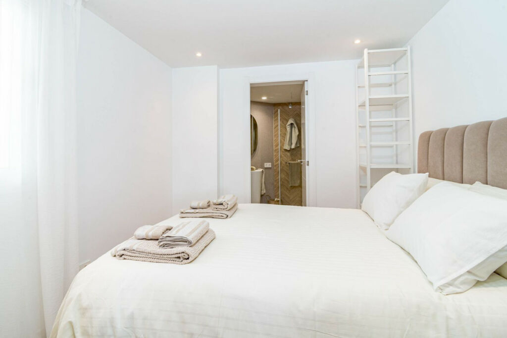 Penthouse Nueva Andalucía Málaga - image 4