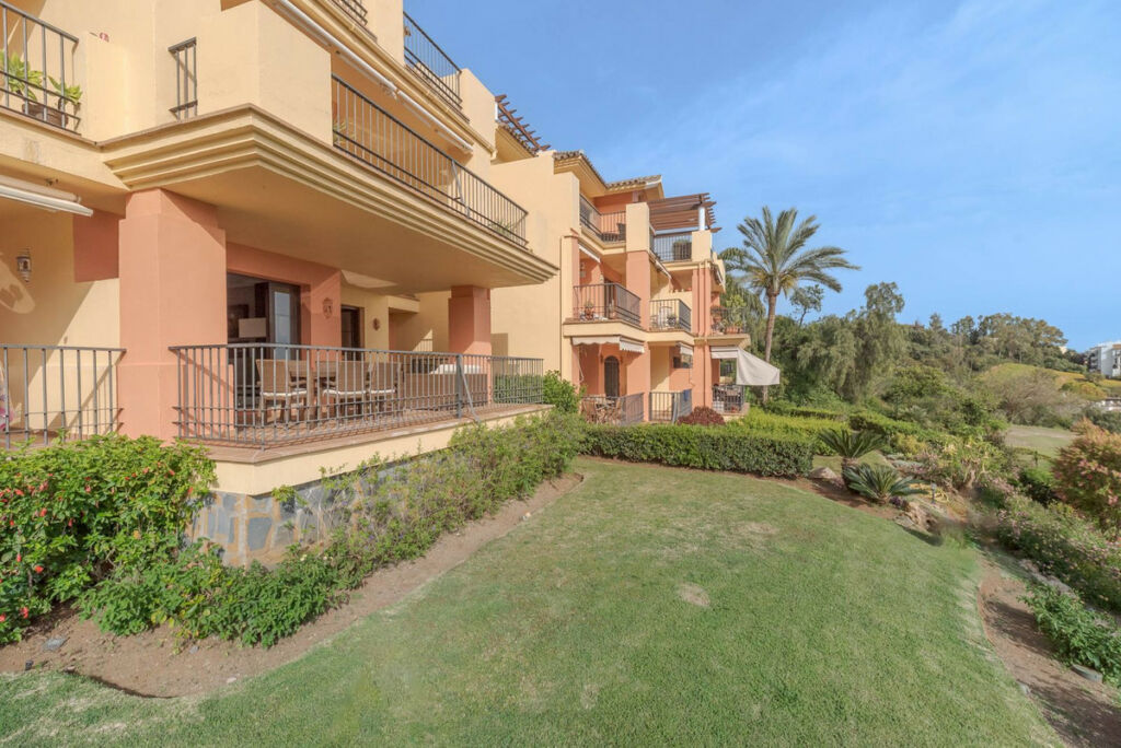 Ground Floor Apartment Los Arqueros Málaga - image 4