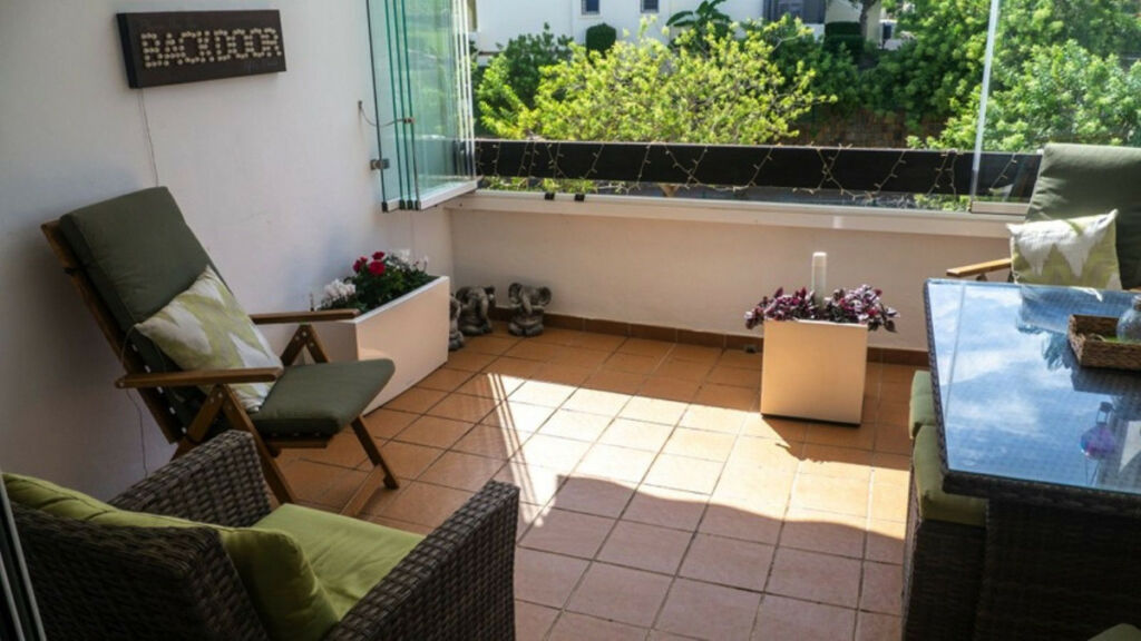 Middle Floor Apartment San Luis de Sabinillas Málaga - image 4