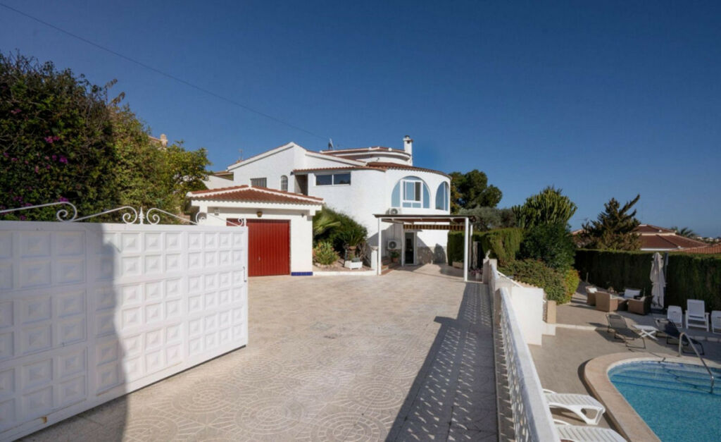 Detached Villa Ciudad Quesada Alicante - image 4