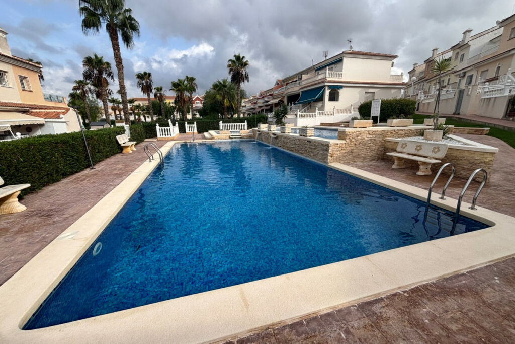 Townhouse Benijofar Alicante - image 4