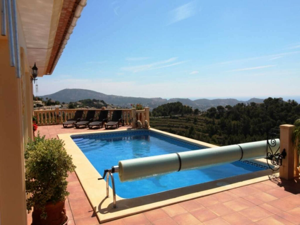 Detached Villa Moraira Alicante - image 4
