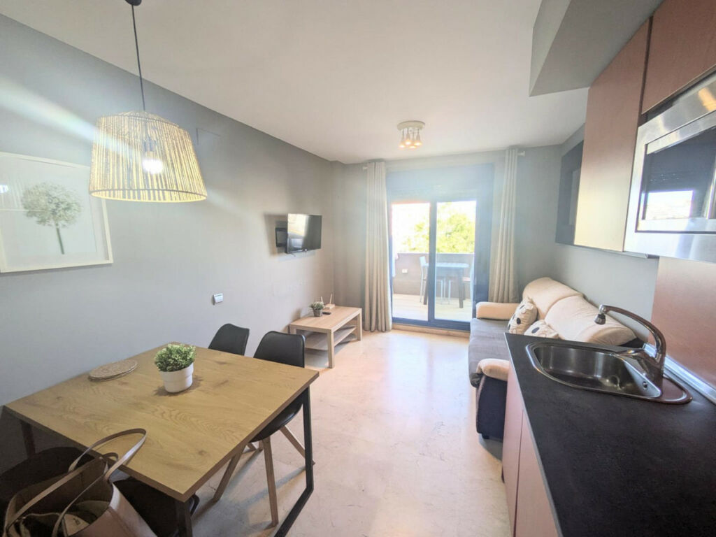 Middle Floor Apartment Benalmadena Costa Málaga - image 4