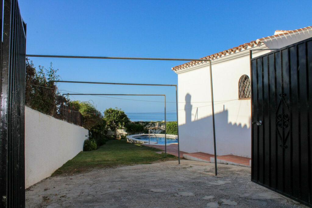 Detached Villa Nerja Málaga - image 4